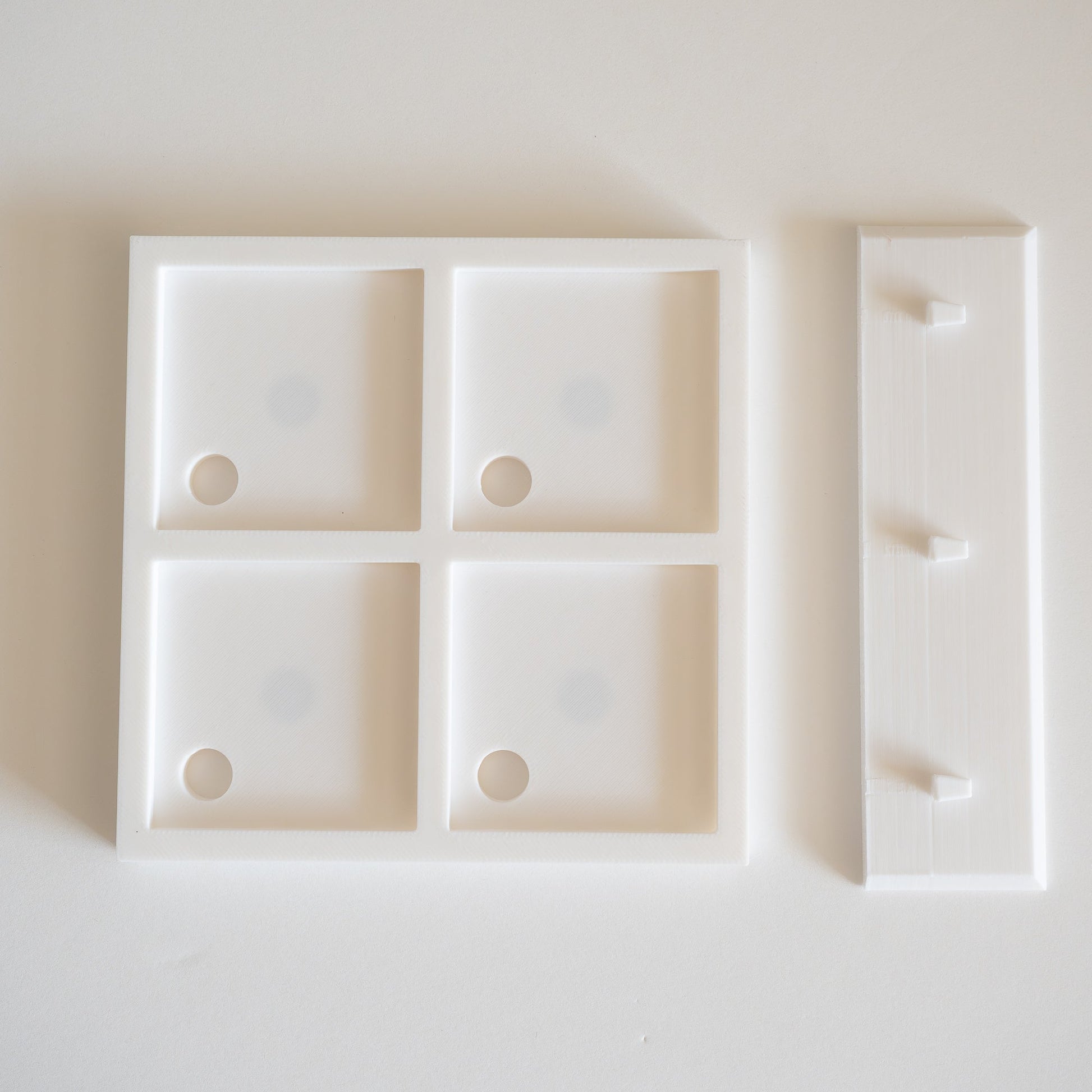 2x2 square frame for magnet display Attractive Memories Ltd.