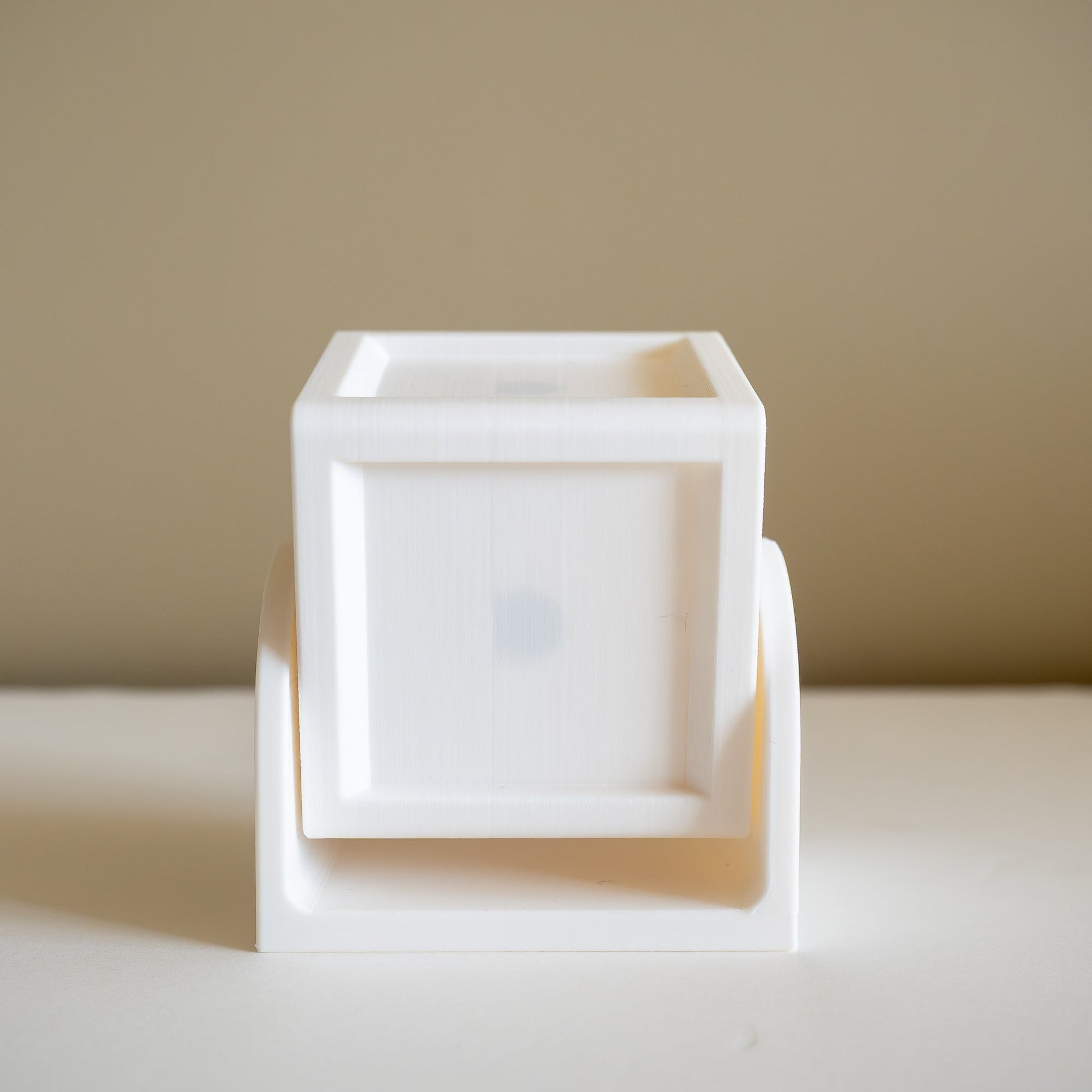 Rotating frame for magnet display Attractive Memories Ltd.