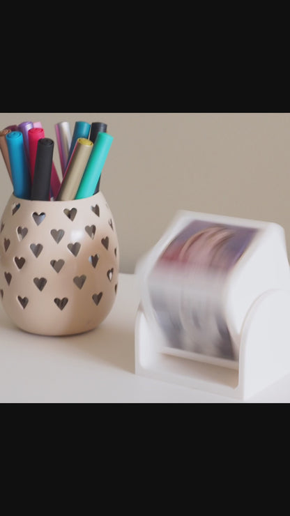 Rotating cube for magnet display